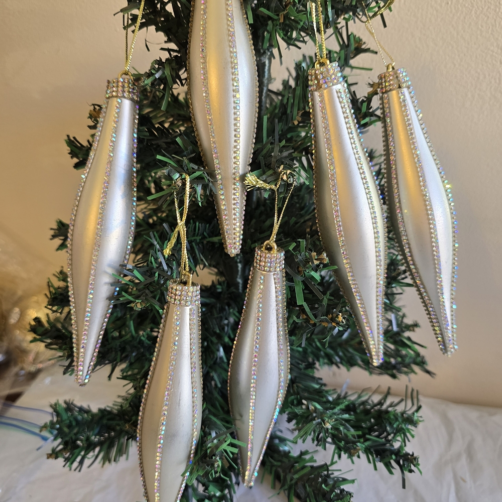 Elegant Silver Holiday Ornaments New 6 Inch Handmade Shatterproof 6 Piece